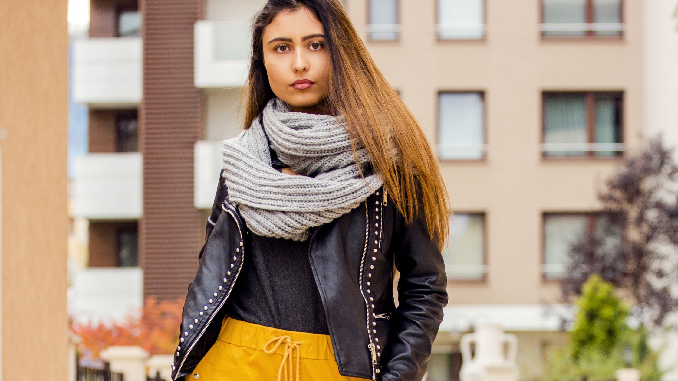 réteges öltözet sállal